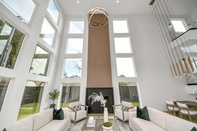 Building Photo - 2232 Swift Blvd