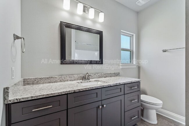 Building Photo - 2381 Belmont Dr