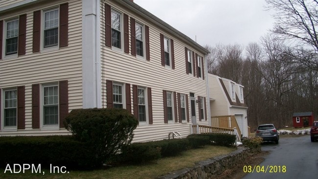 Building Photo - 2 br, 1.5 bath House - 234 Main St. #1