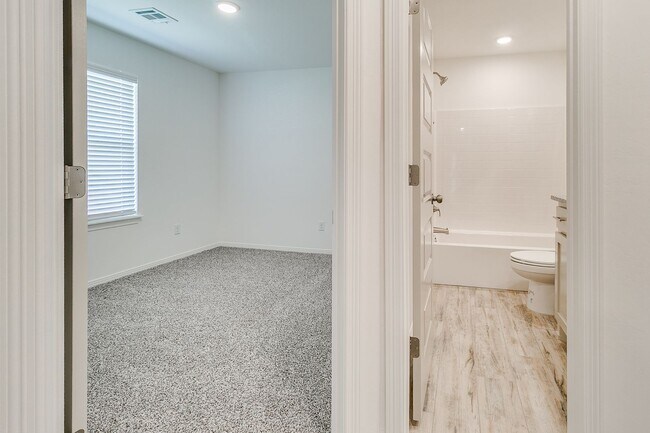 Building Photo - Brand New 4 Bed Home!