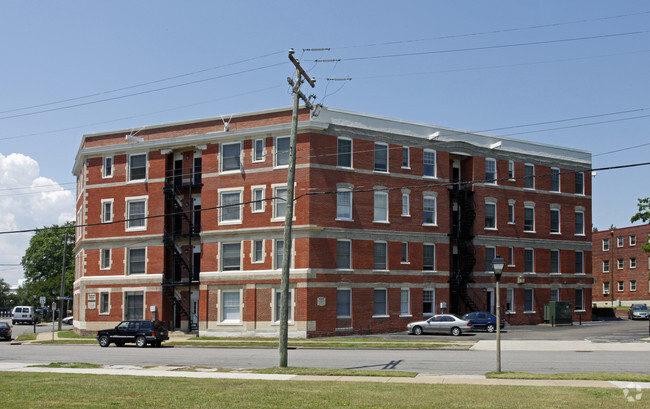 Building Photo - Holland House Apartments