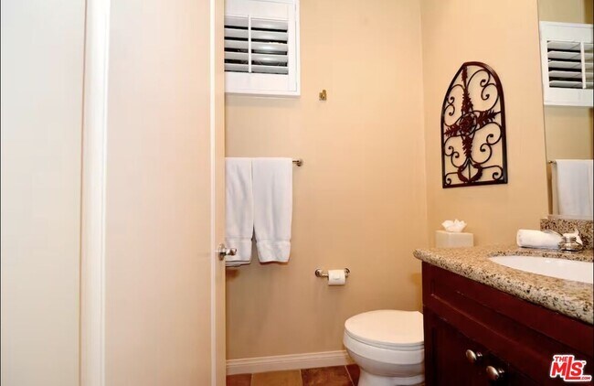 Building Photo - 77713 Tradition Dr
