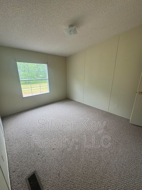 Building Photo - 240 Co Rd 275