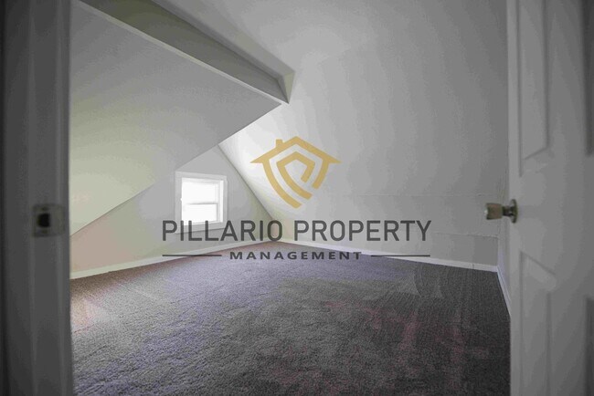 Building Photo - Close to Marion University, 3 Bedroom, 1.5...