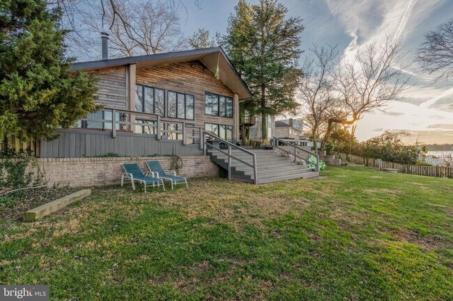 Building Photo - 10913 Mariner Dr