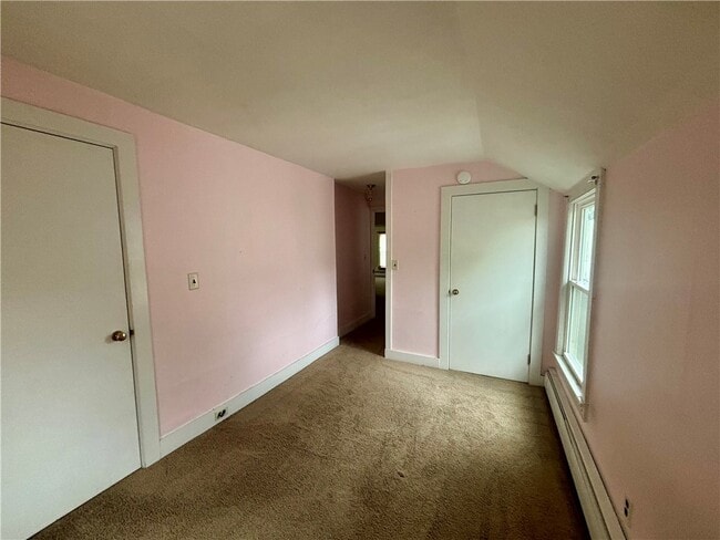 Building Photo - 305 Steuben St