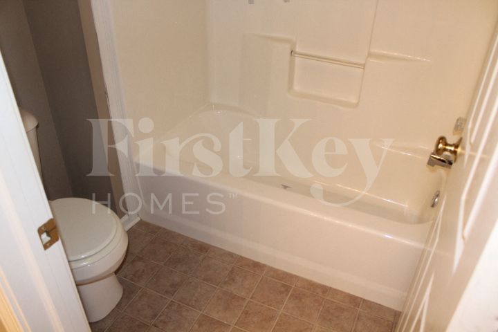 Building Photo - 8810 Scotland Dr