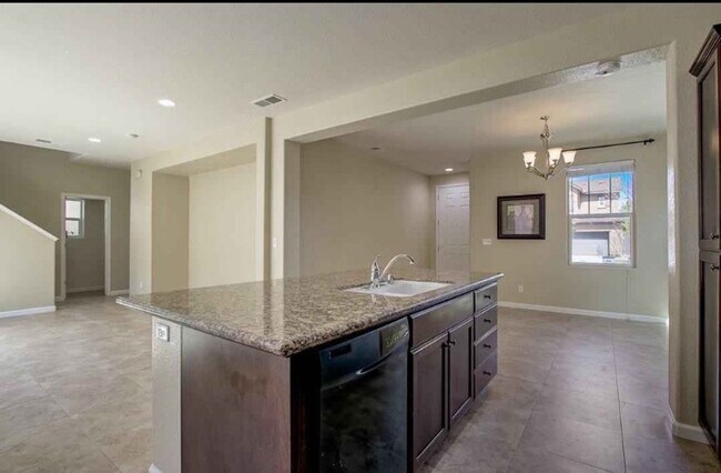 Building Photo - 7479 E Giavanna Ave