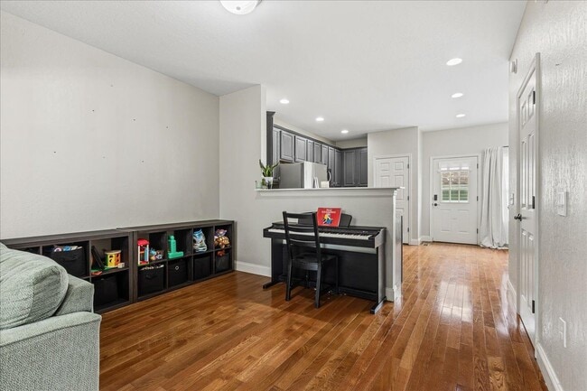 Building Photo - 410 Ashbury Cir