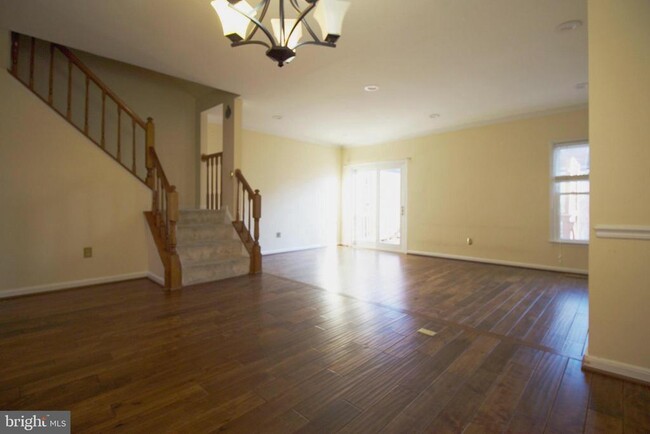 Building Photo - 5339 Buxton Ct