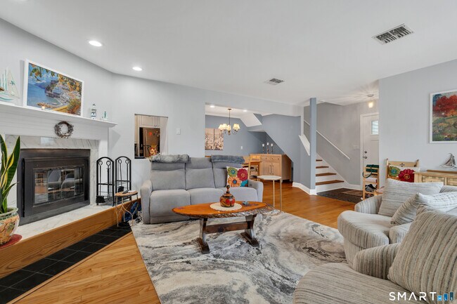 Building Photo - 92 Limewood Ave