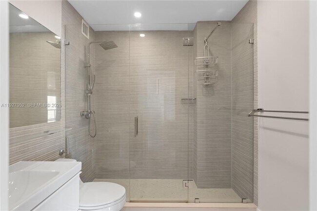 Building Photo - 2451 Brickell Ave