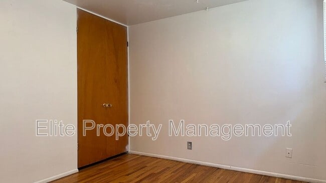 Building Photo - 2870 Aster St