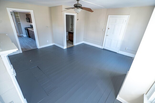 Building Photo - 166 N Sandusky St