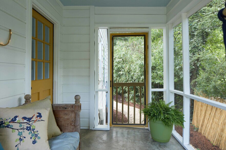 Building Photo - 724 47th Way S