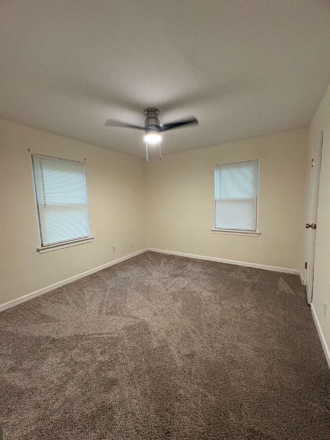 Building Photo - Freshly Remodeled 3BR on Quiet No-Through Street – Perfect Place to Put Down Long-Term Roots