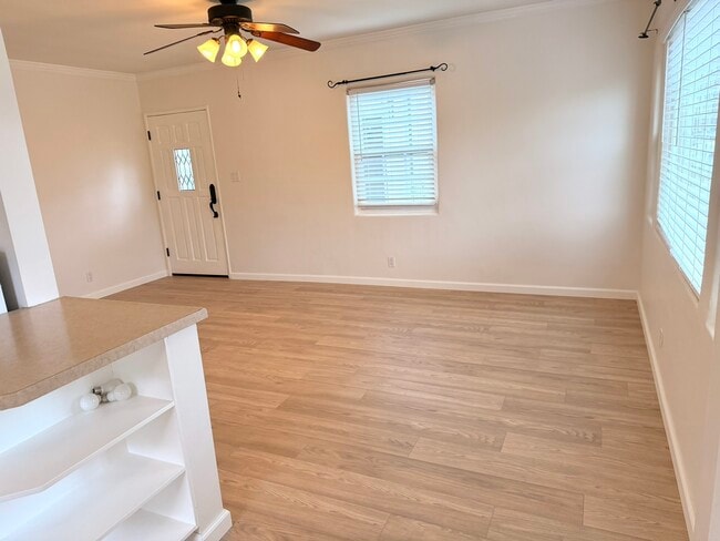 Building Photo - 327 Lima St