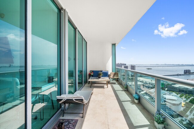 Building Photo - 900 Biscayne Blvd