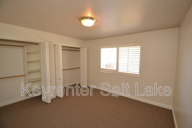 Building Photo - 584 W 760 N
