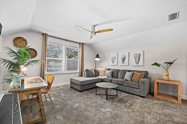 Building Photo - "Luxurious Furnished Home with 4-Bed, 3-Bath, Swim Spa Fenced Yard Golf Cart steps to the beach!"