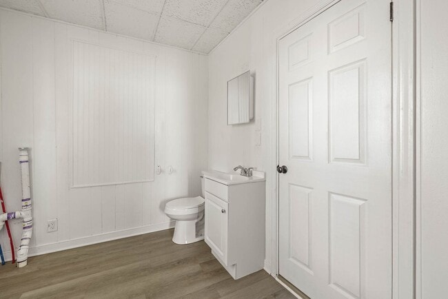 Building Photo - 107 S 9th Ave