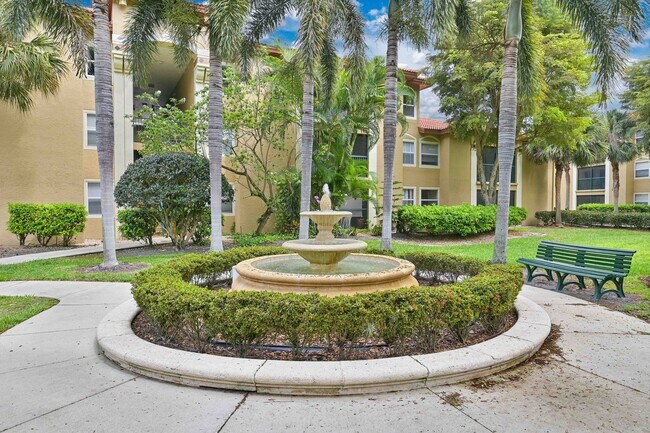 Building Photo - NOW AVAILABLE - Updated 1st Floor Condo in Bonita!