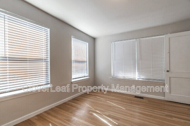 Building Photo - 210 Harwood Dr