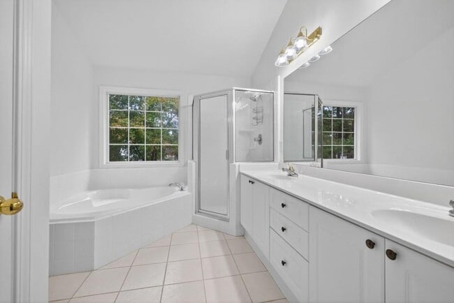 Building Photo - 2467 Bittersweet Cir