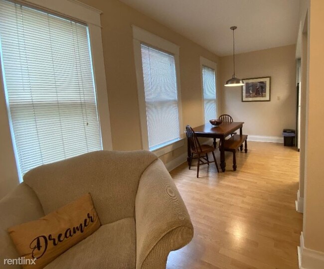 Building Photo - 3 br, 2 bath Apartment - 307 S Newport Ave