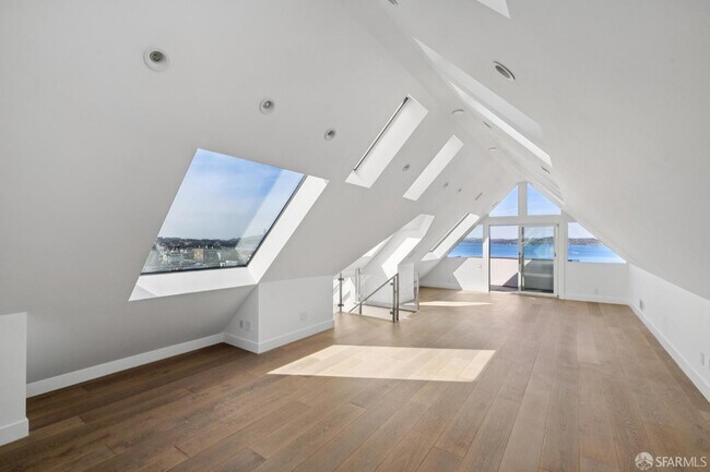 Building Photo - 2336 Broadway