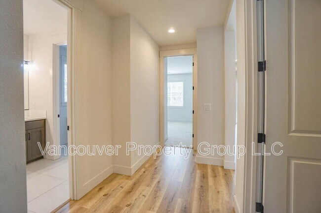 Building Photo - 15103 NE 98th Cir