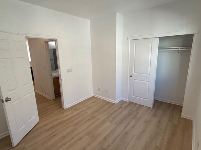 Building Photo - 3-Bedroom Townhome in Central Richmond Near Richmond BART Station