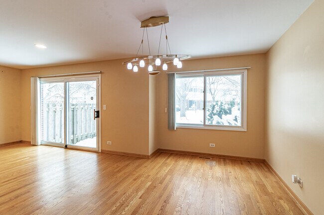 Building Photo - 416 Swallow Ln