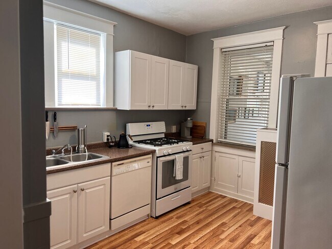 Building Photo - 3668 Wilmington Ave