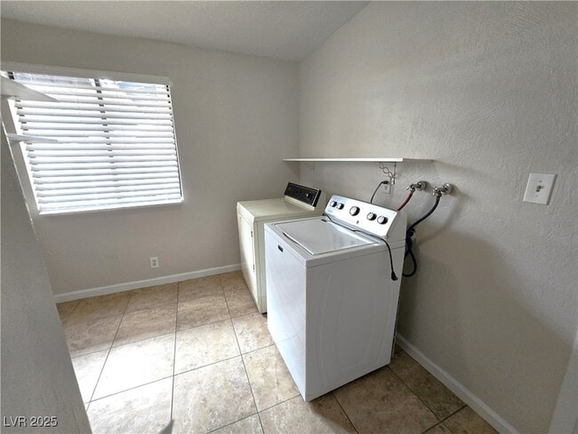 Building Photo - 4045 S Spitze Dr