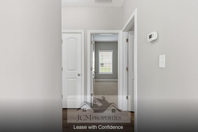 Building Photo - 925 Dawson Creek Way