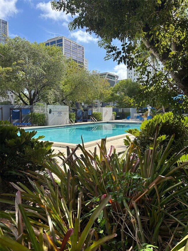 Building Photo - 800 N Miami Ave