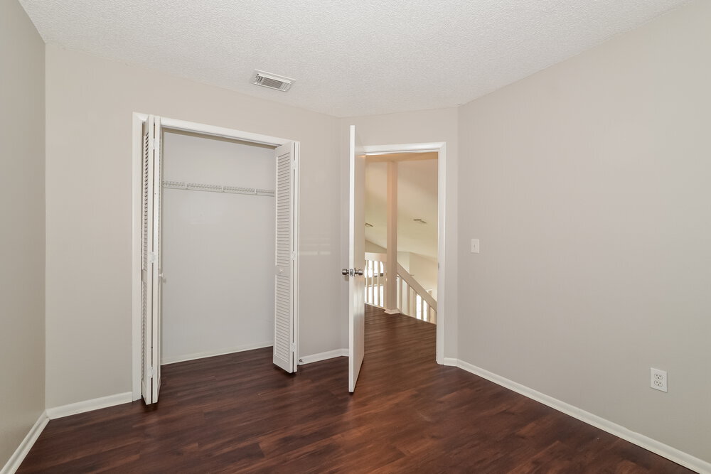 Building Photo - 12612 Belrose Ave