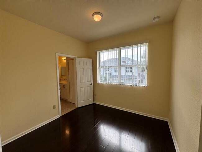 Building Photo - 3069 NW 30th Pl