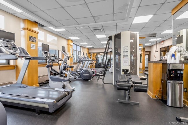 Building Photo - 340 E 93rd St