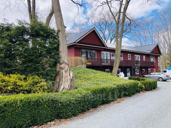 Building Photo - 1121 Stillwater Ave