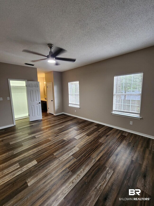 Building Photo - 100 Dunbar Loop