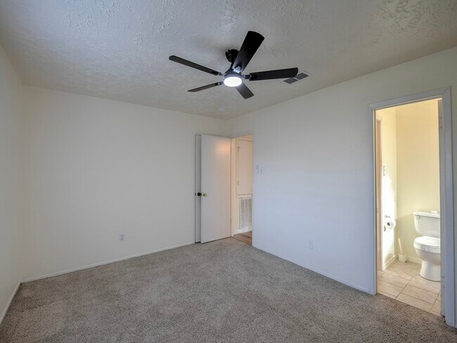 Building Photo - 1934 Feather Ridge Dr