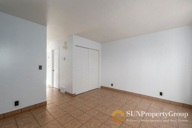 Building Photo - Duplex In Great West Valley Area