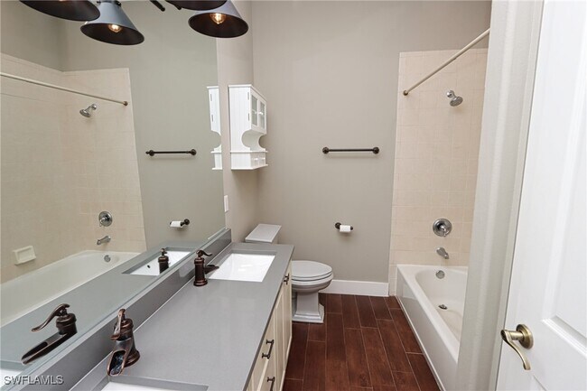 Building Photo - 16680 Oak Grove Ct