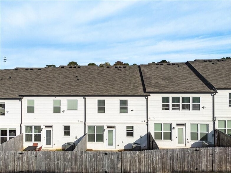 Building Photo - 124 Auburn Wds Dr