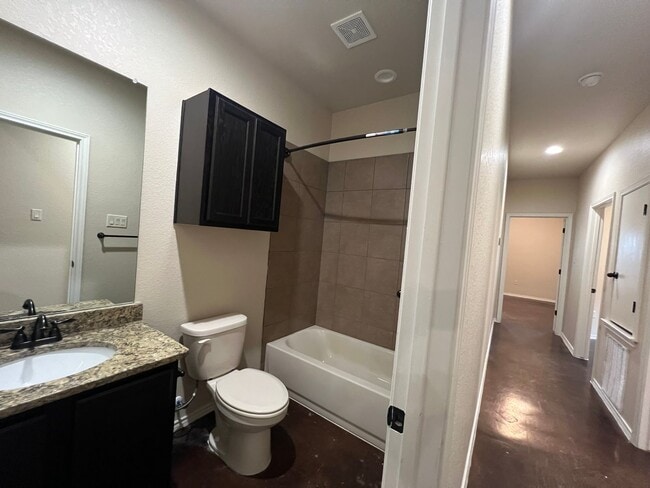 Building Photo - 3/2 Duplex in New Braunfels, TX