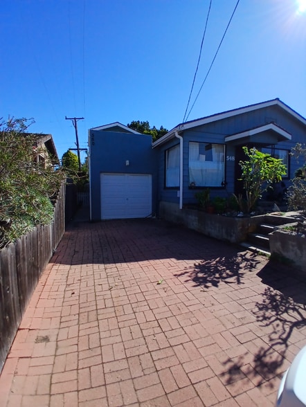 Building Photo - 550 Madera Ave