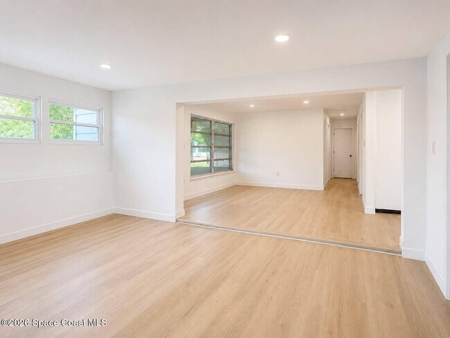 Building Photo - 4450 Browning Ave