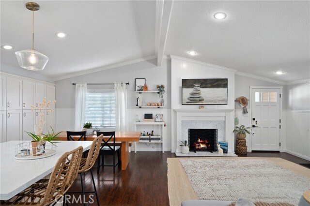 Building Photo - 2273 Columbia Dr